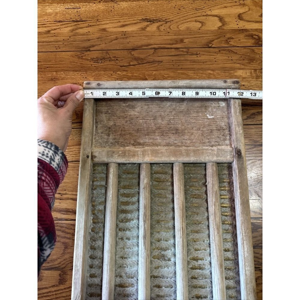 VINTAGE WASHBOARD - Picture 4 of 9